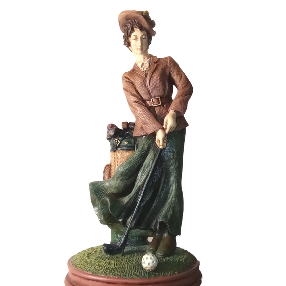 "Extremely Rare" & Unique Vintage Lady Golfer Lamp & Shade 15” Homestead Shoppe - Picture 3 of 8